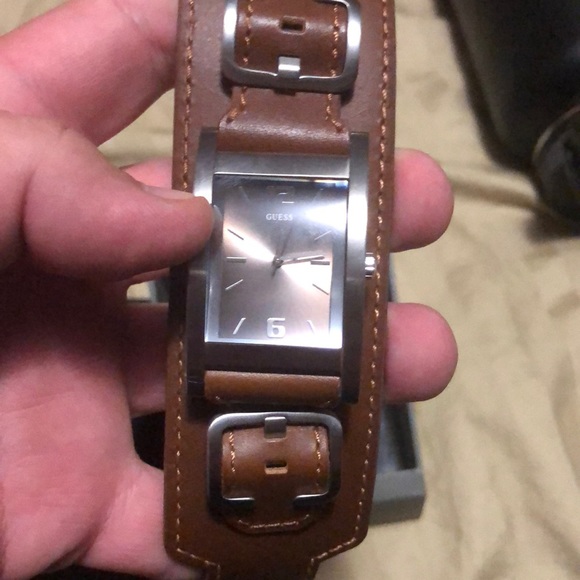 Men’s guess watch - Picture 2 of 3